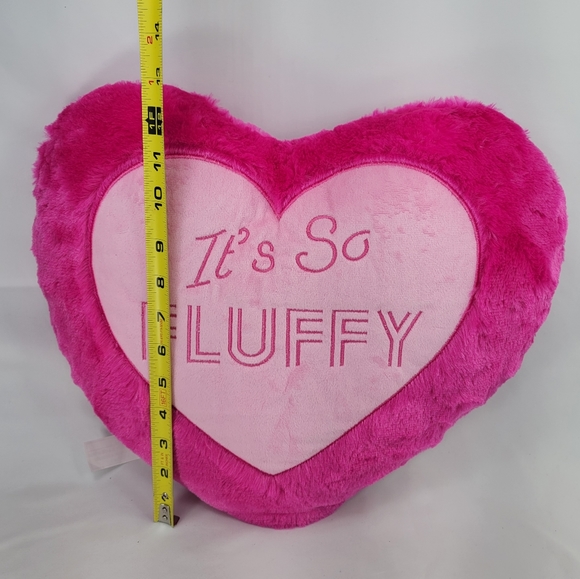 Universal Studios Despicable Me It's So Fluffy Heart Unicorn Rainbow Plush - Picture 4 of 14